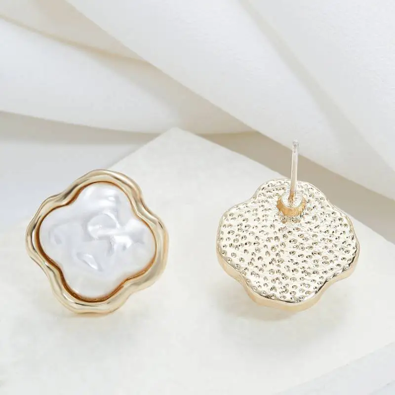 Fashionable Retro Ear Stud-1