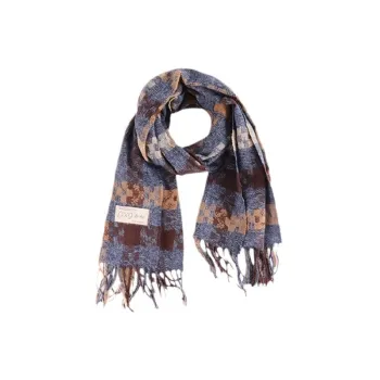 Fashionable Warming Knit Scarf