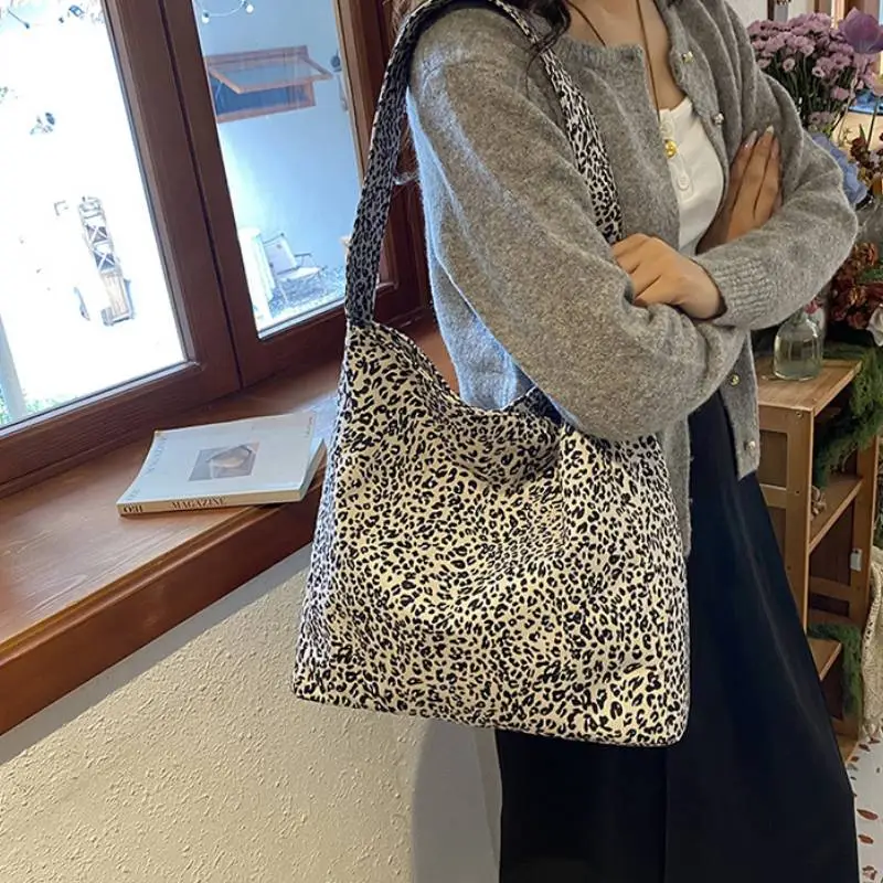 Casual Leopard Print Shoulder Bag-1