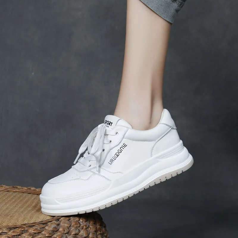 Simple Contrast Color Skateboarding Shoes-1