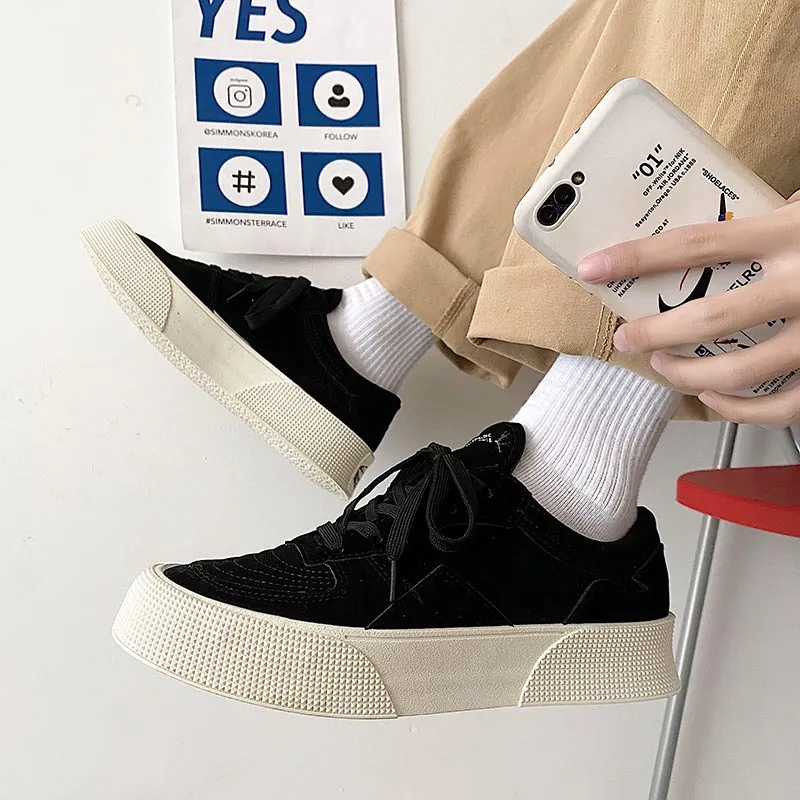 Sporty Plain Skateboarding Shoes-4