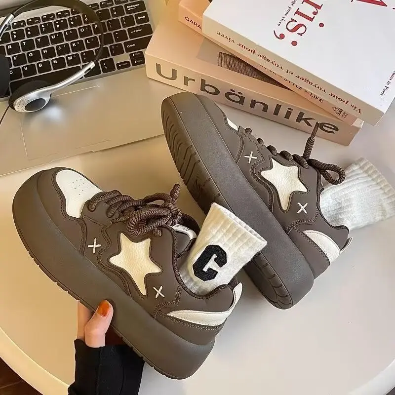 Casual Simple Skateboarding Shoes-1