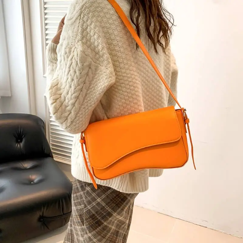 Retro Simple Shoulder Bag-7