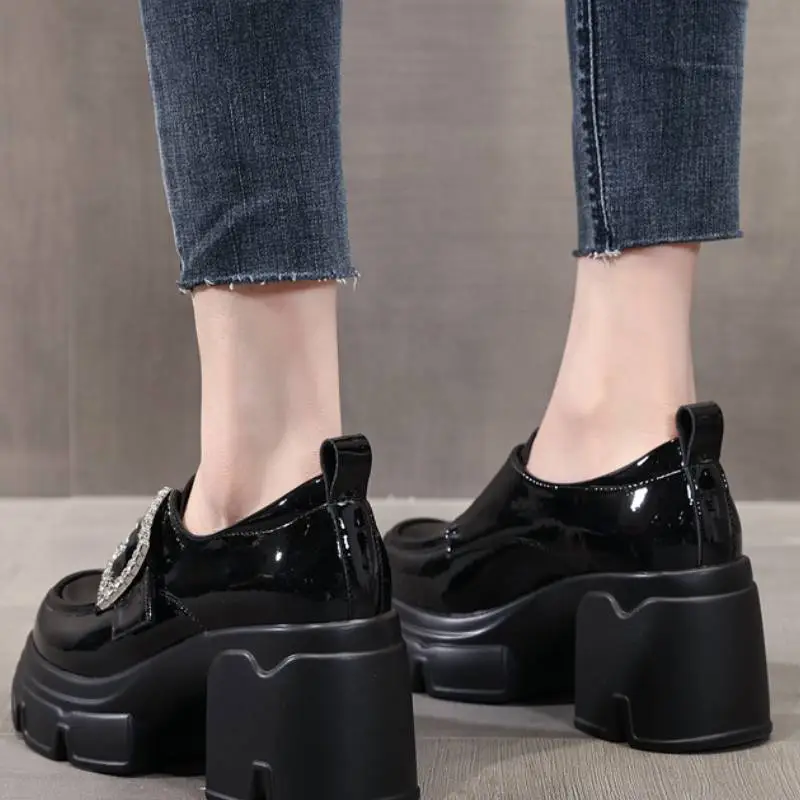 Simple Funky Loafer-2