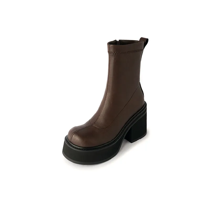 Fashionable Basics Ankle Boots-5