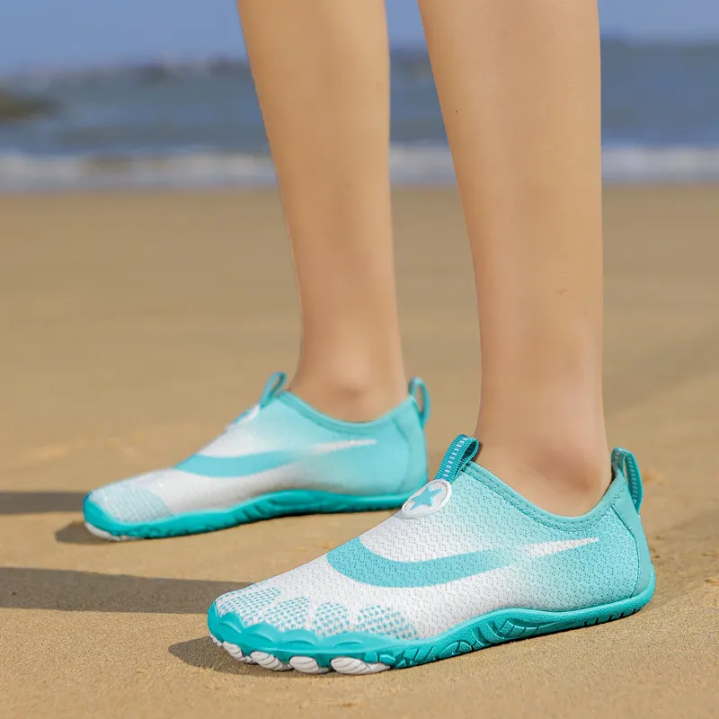 Breathable Fashionable River Trekking Shoes-1