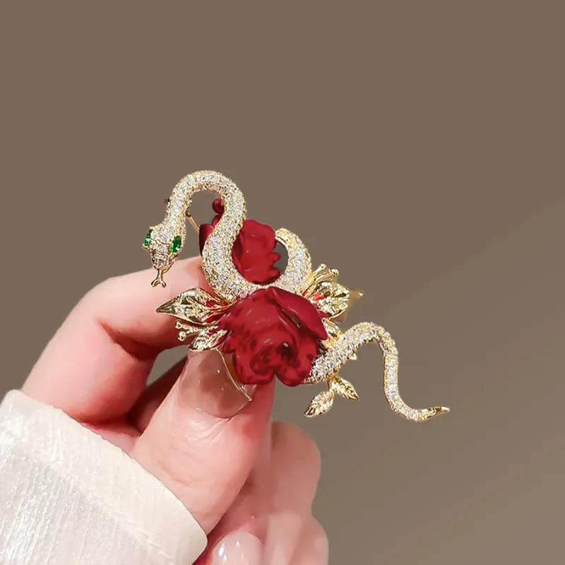 Elegant Fashionable Brooch-1