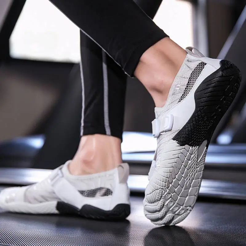 Sporty Breathable Cycling Shoes-12