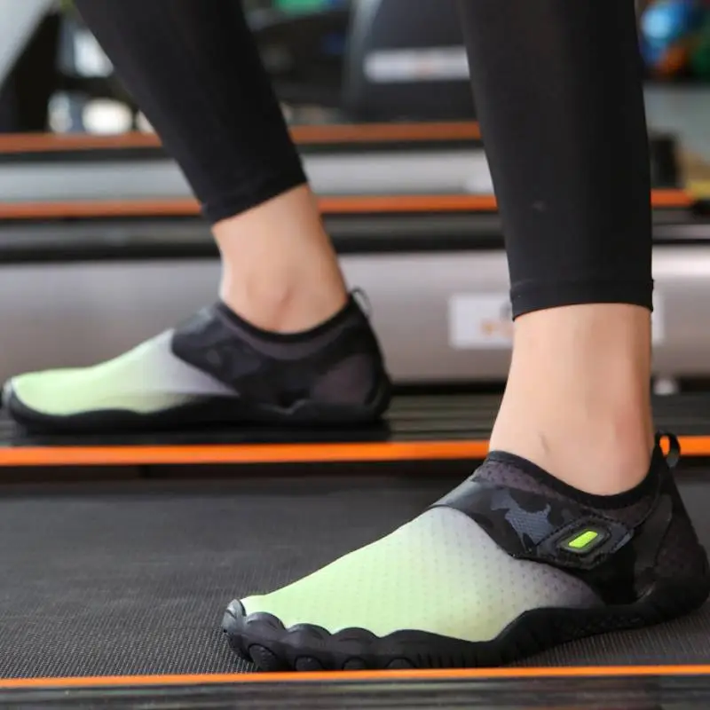 Sporty Breathable River Trekking Shoes-2