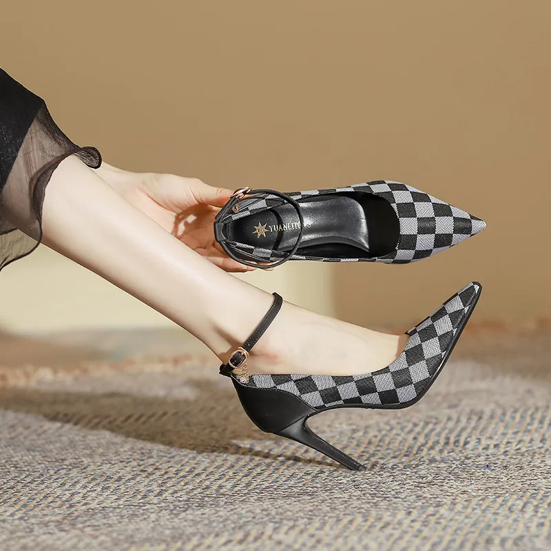 Glamorous Colorblock High Heels-5