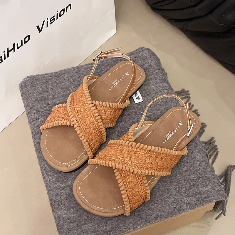 Fashionable Retro Flip Flops-7
