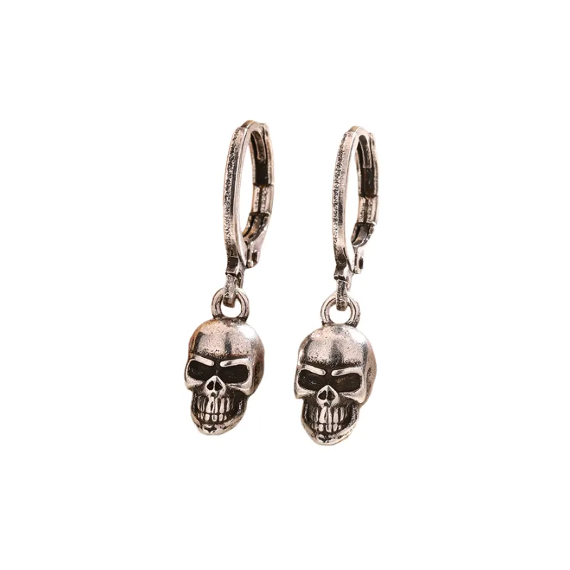 Retro Skull Ear Stud Man-0