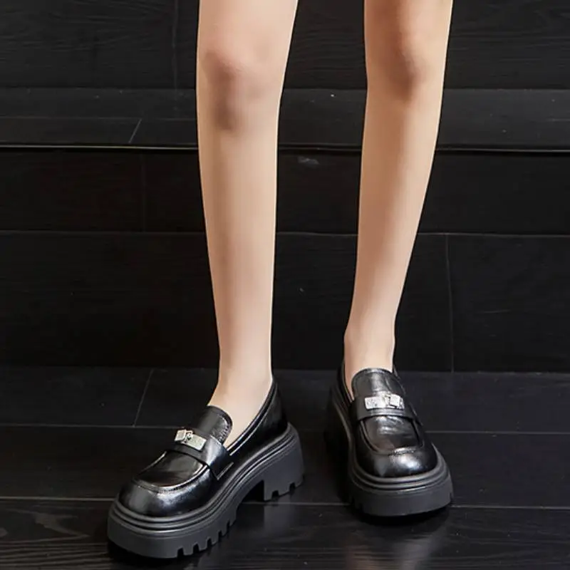 Fashionable Plain Loafer-1