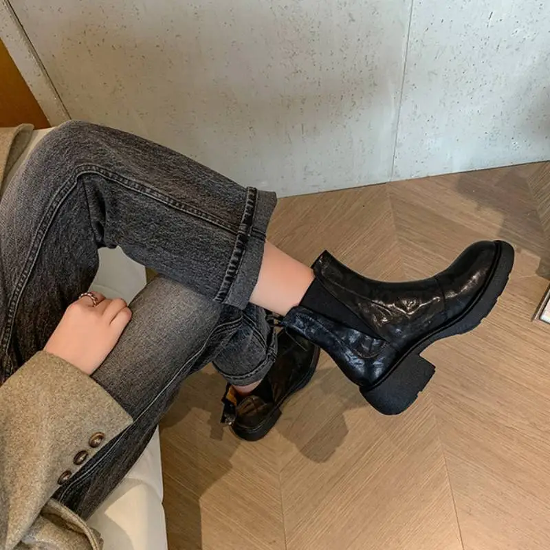 Retro Fashionable Martin Boot-5