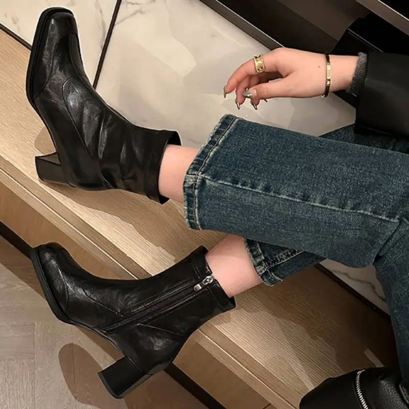 Fashionable Plain Ankle Boots-1