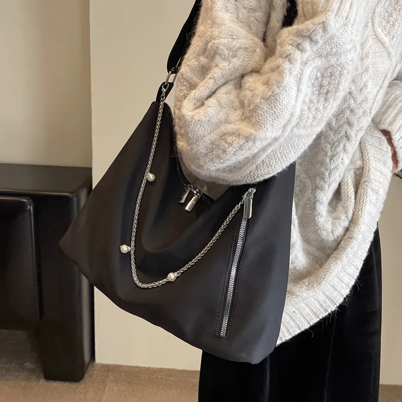 Fashionable Basics Crossbody Bag-3