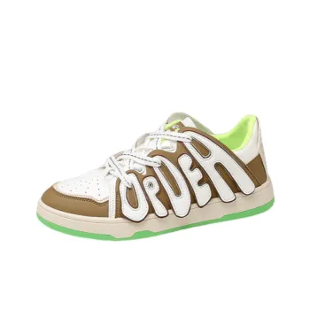 DP Sneaker