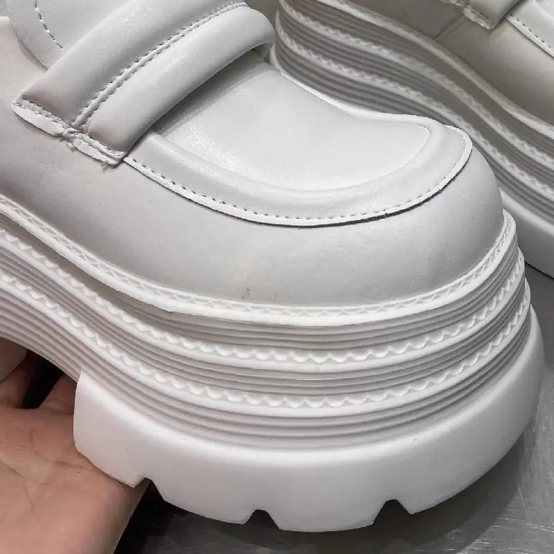 Retro Fashion Glamorous Loafer-4
