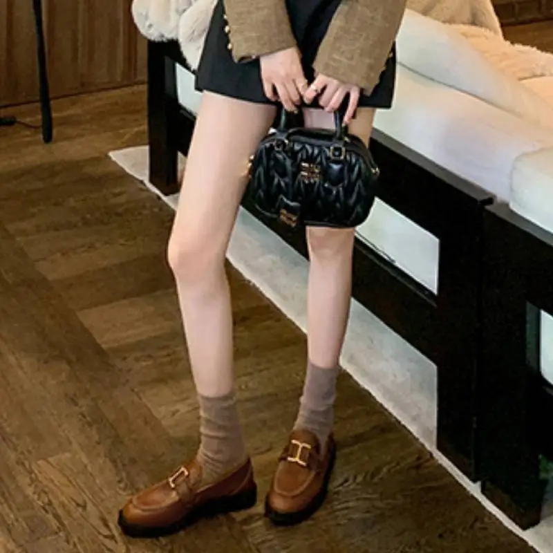 Fashionable Plain Loafer-1