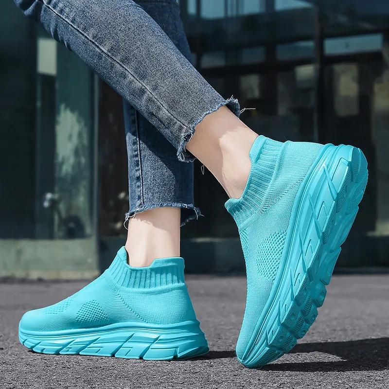 Simple Breathable Slip On Shoes-4