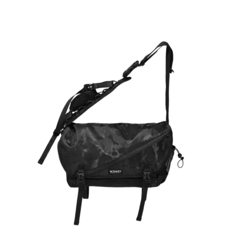 Fashionable Large Capacity Crossbody Bag-0
