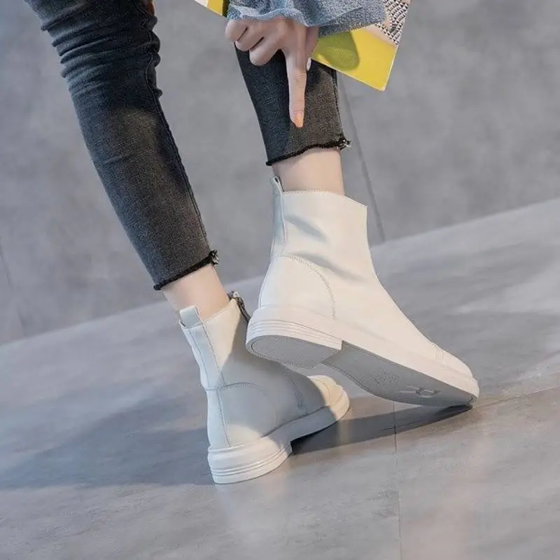 Casual Softness Chelsea Boot-1