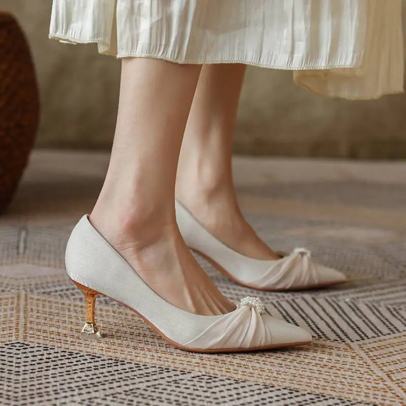 Fashionable Pearls High Heels-5
