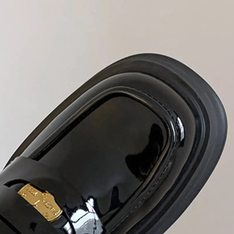 Fashionable Basics Loafer-3