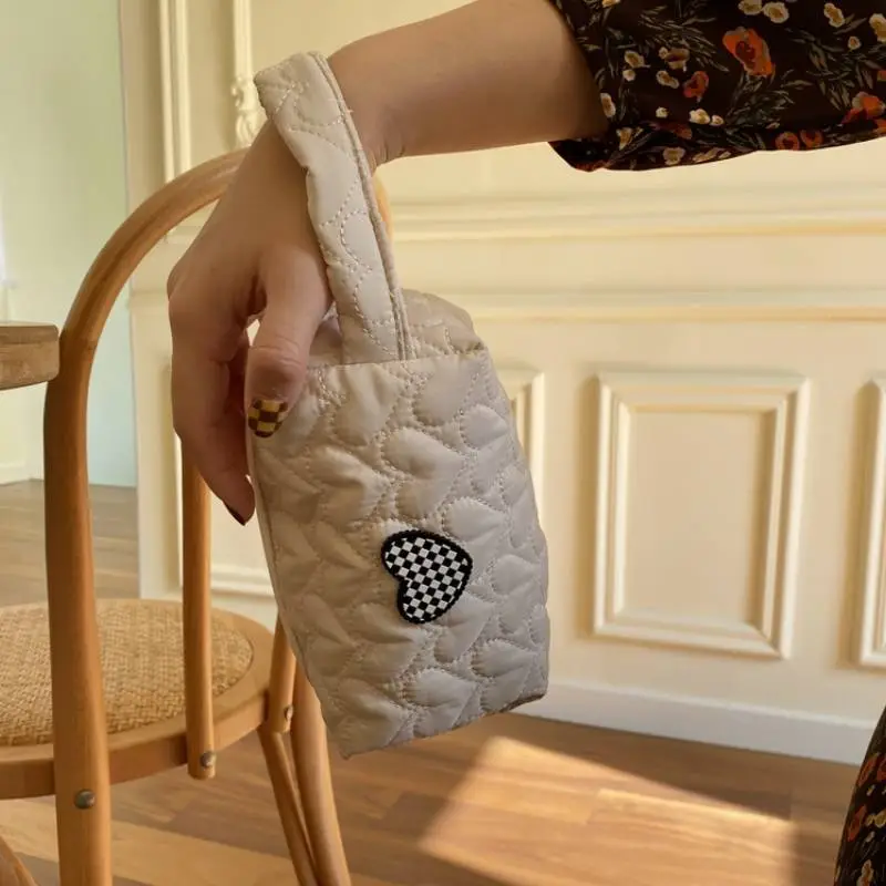 Embroidery Fashionable Makeup Bag-2