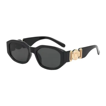 Fashionable Vacation Sunglasses