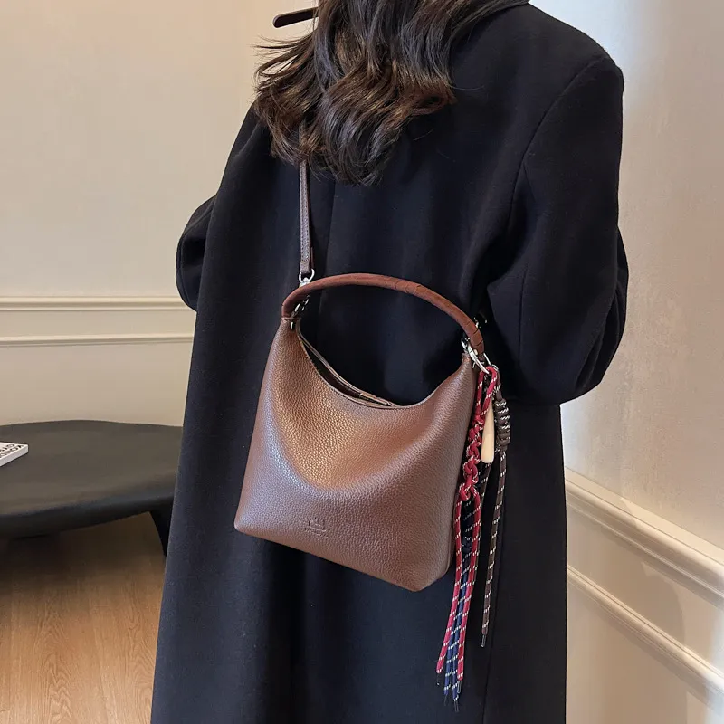 Retro Simple Handbag-4
