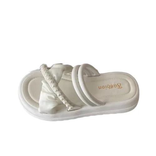 Fashionable Pearls Flip Flops