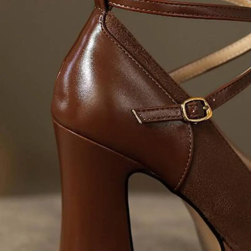 Retro Plain High Heels-4