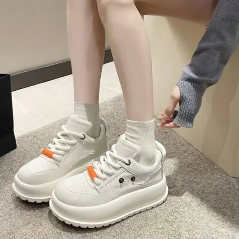Simple Breathable Skateboarding Shoes-6