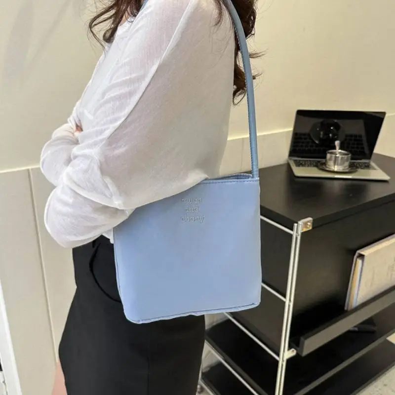 Fashionable Embroidery Crossbody Bag Women-3