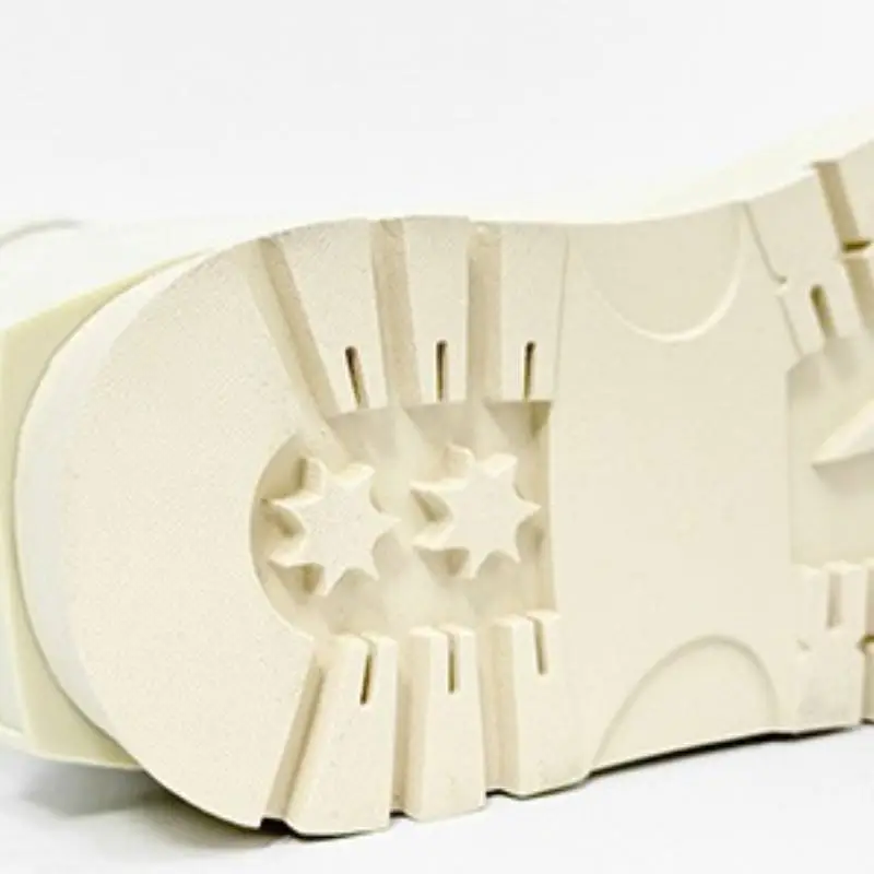 Fashionable Funky Skateboarding Shoes-4