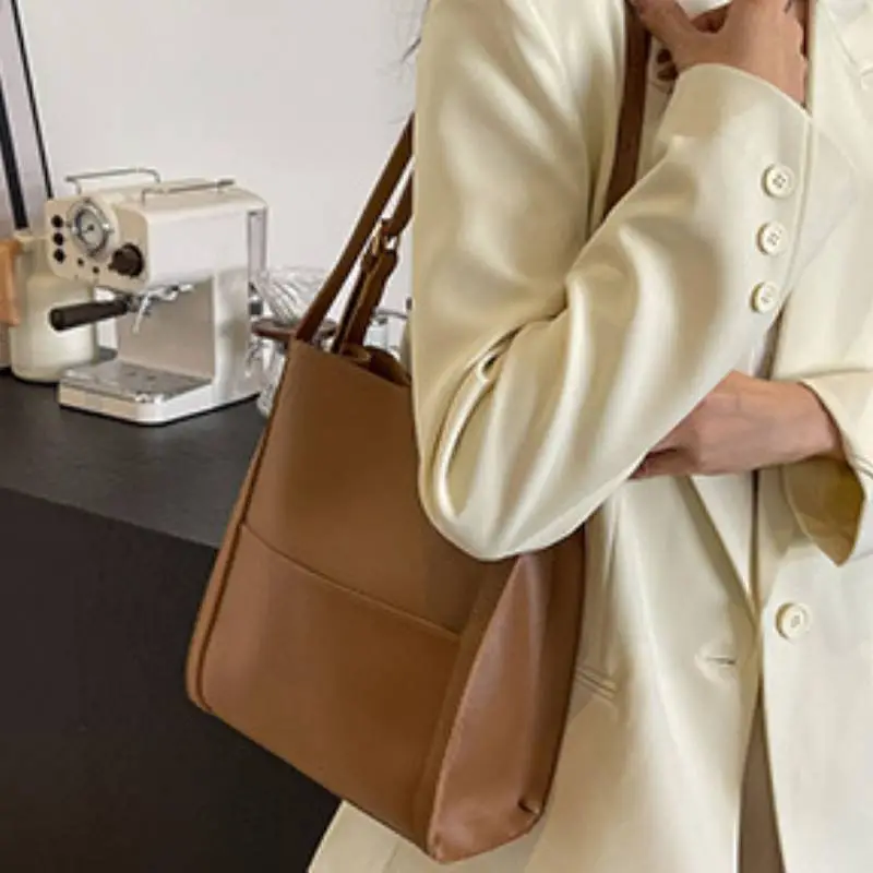 Retro Distress Shoulder Bag-4