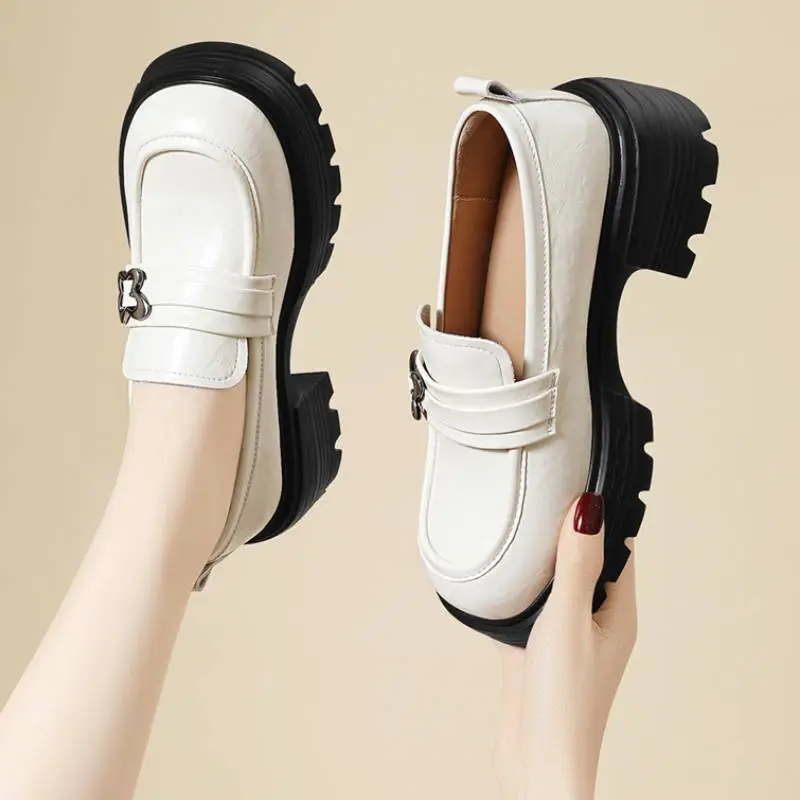 Elegant Plain Loafer-1