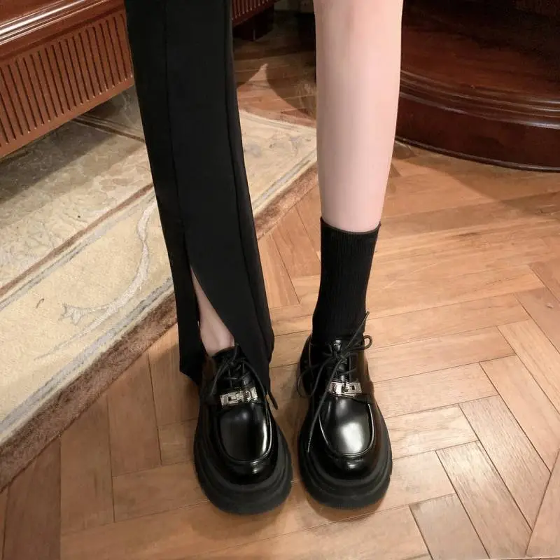 Simple Funky Loafer-2