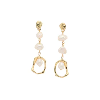 Fashionable Metal Earring