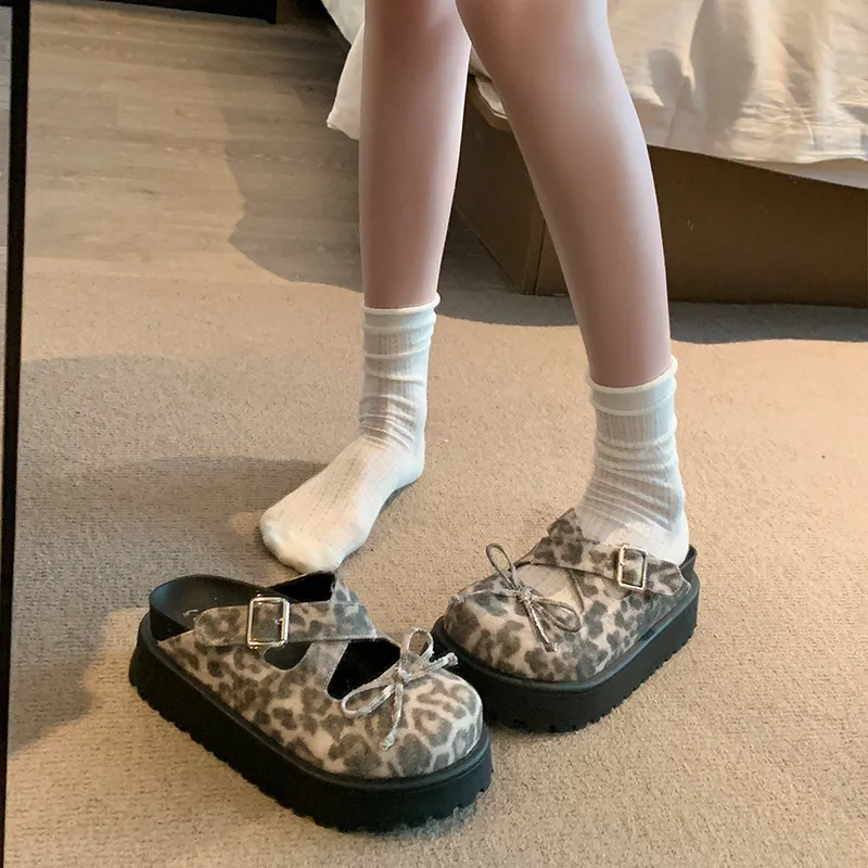 Casual Fashionable Beach Sandals-1