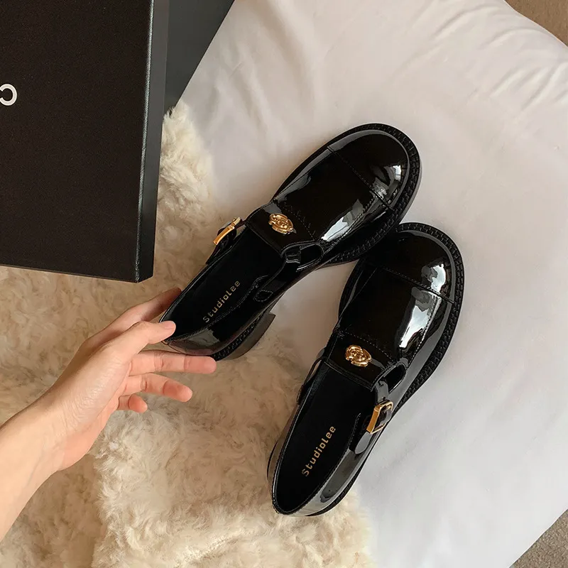 Glamorous Fashionable Loafer-2