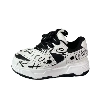 Sporty Simple Skateboarding Shoes