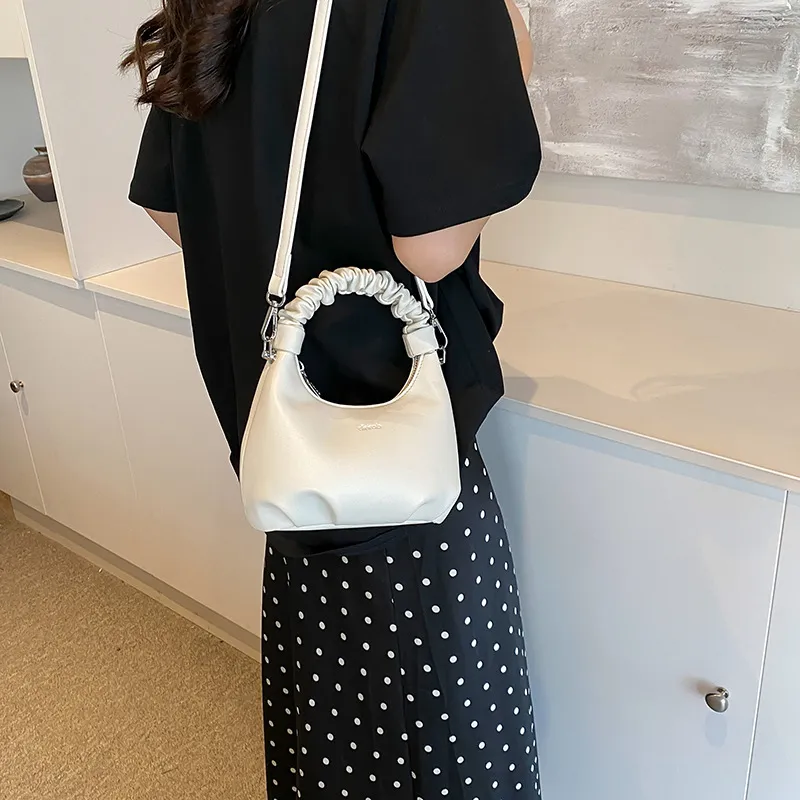 Casual Fashionable Handbag-2