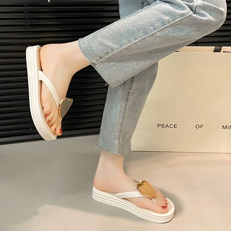 Fashionable Heart Beach Sandals-2