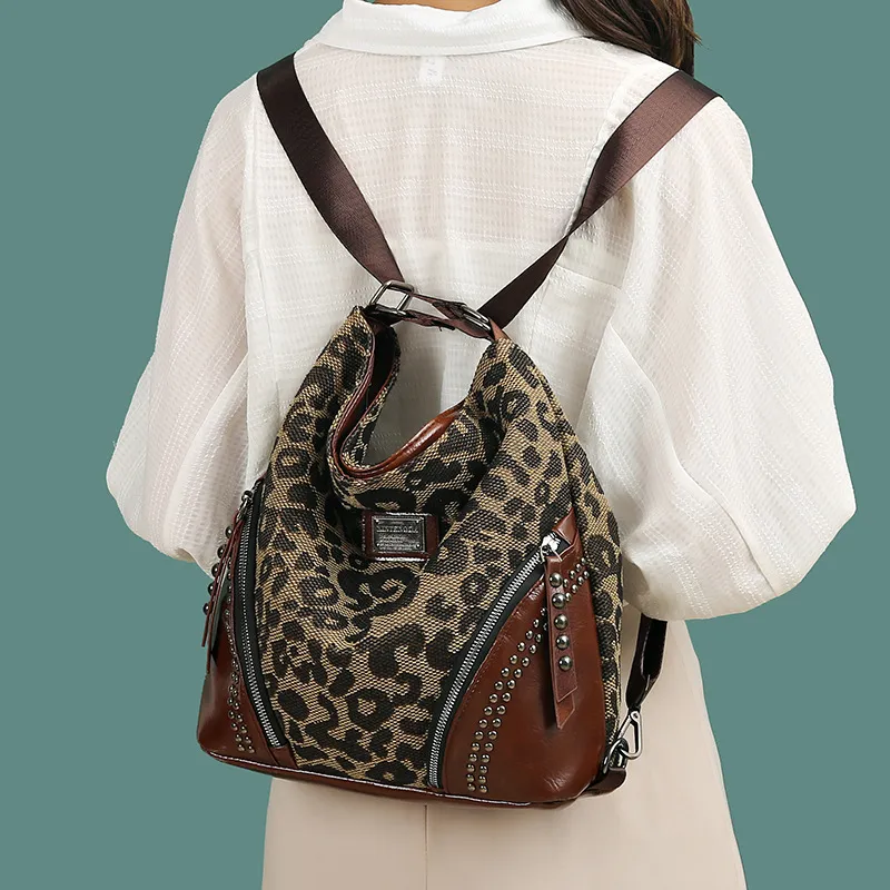 Funky Leopard Print Shoulder Bag-3