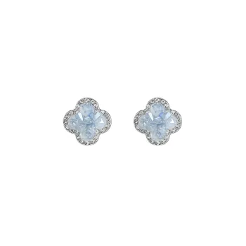 Simple Basics Ear Stud Women