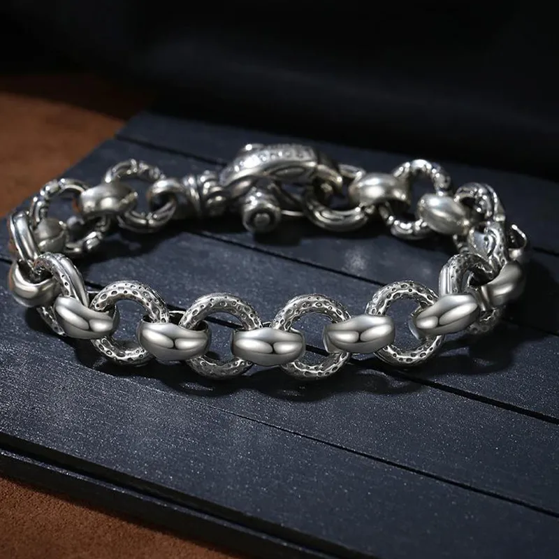 Retro Fashionable Bracelet-1