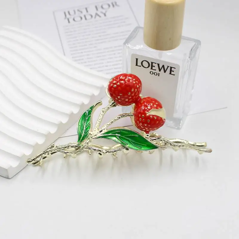 Basics Funky Hair Clip-1