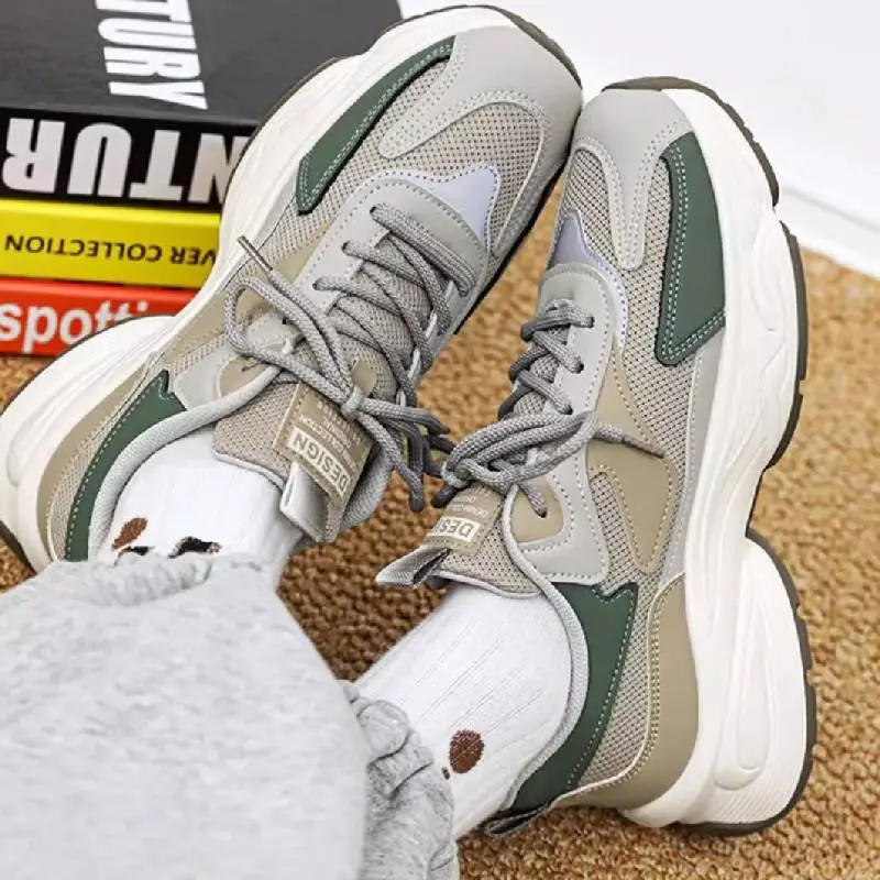 Simple Breathable Lifestyle Shoes-2